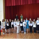 Lubelski Kurator Oświaty Pani Teresa Misiuk oraz absolwenci klas ósmych